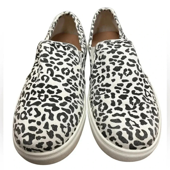 Torrid Leopard Print Slip  On Shoes Size 8WW - Picture 7 of 9